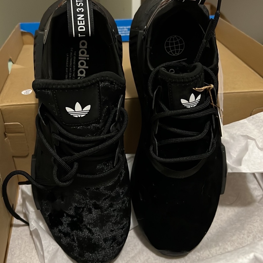 Adidas black velvet NMD R1 NWT